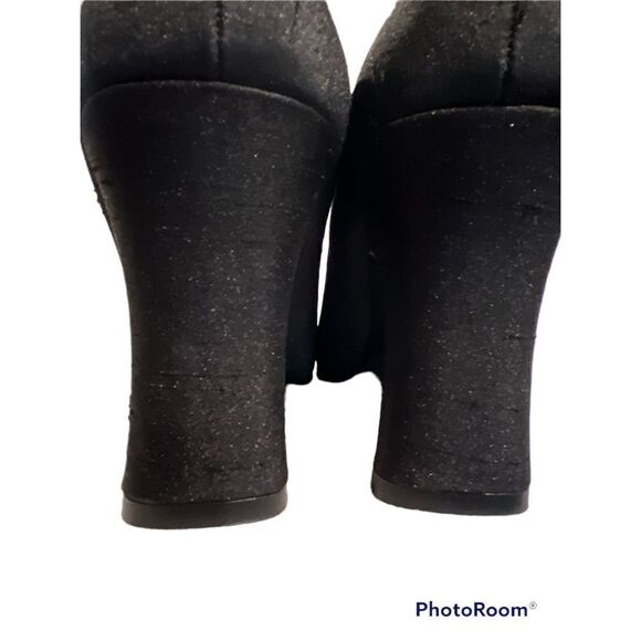 Black Pumps by Mootsies Tootsies - Picture 4 of 8